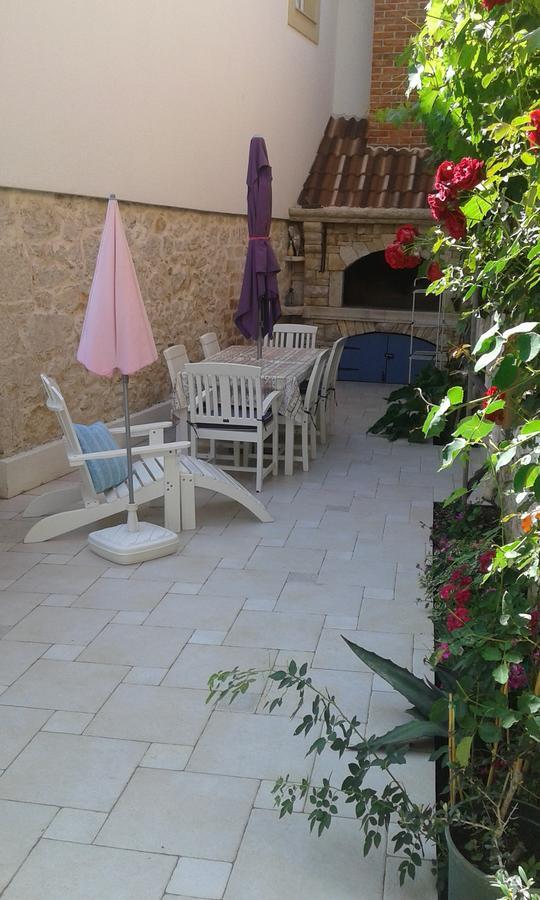 Apartment Elda Petrcane Esterno foto